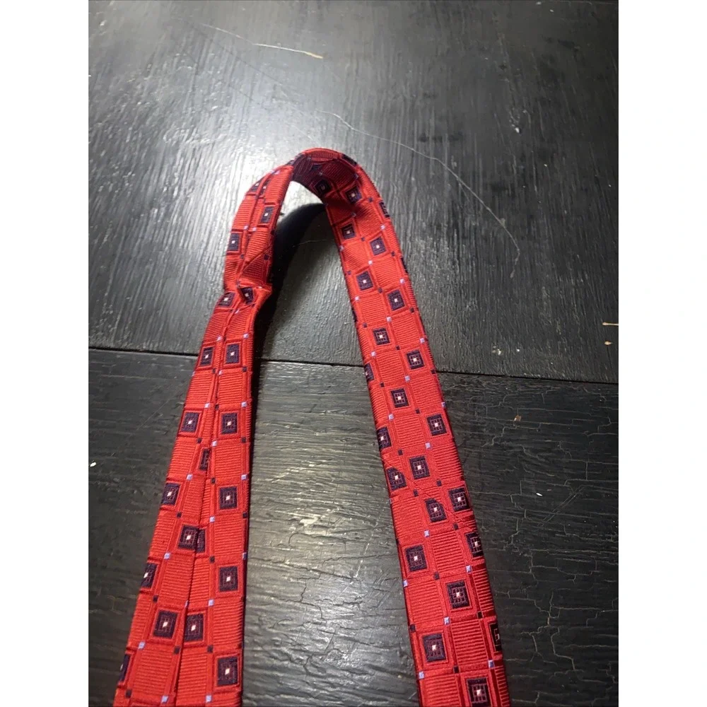 Hart Schaffer Marx Men's Neck Tie Red Silk Foulard Geometric Made‎ in USA Red